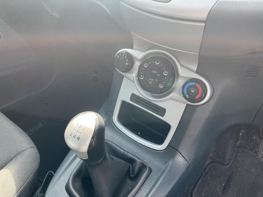 Photo '15' of Ford Fiesta LX Photo '15' of Ford Fiesta LX