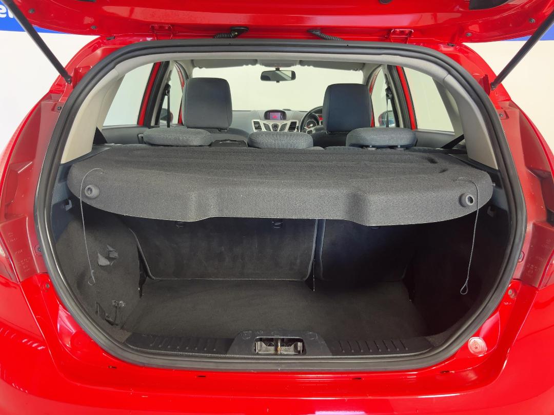 Photo '14' of Ford Fiesta