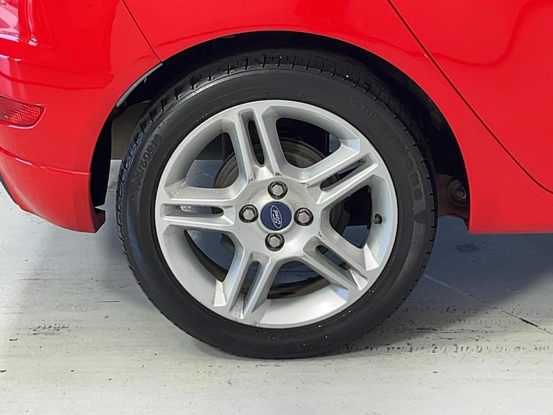 Photo '12' of Ford Fiesta