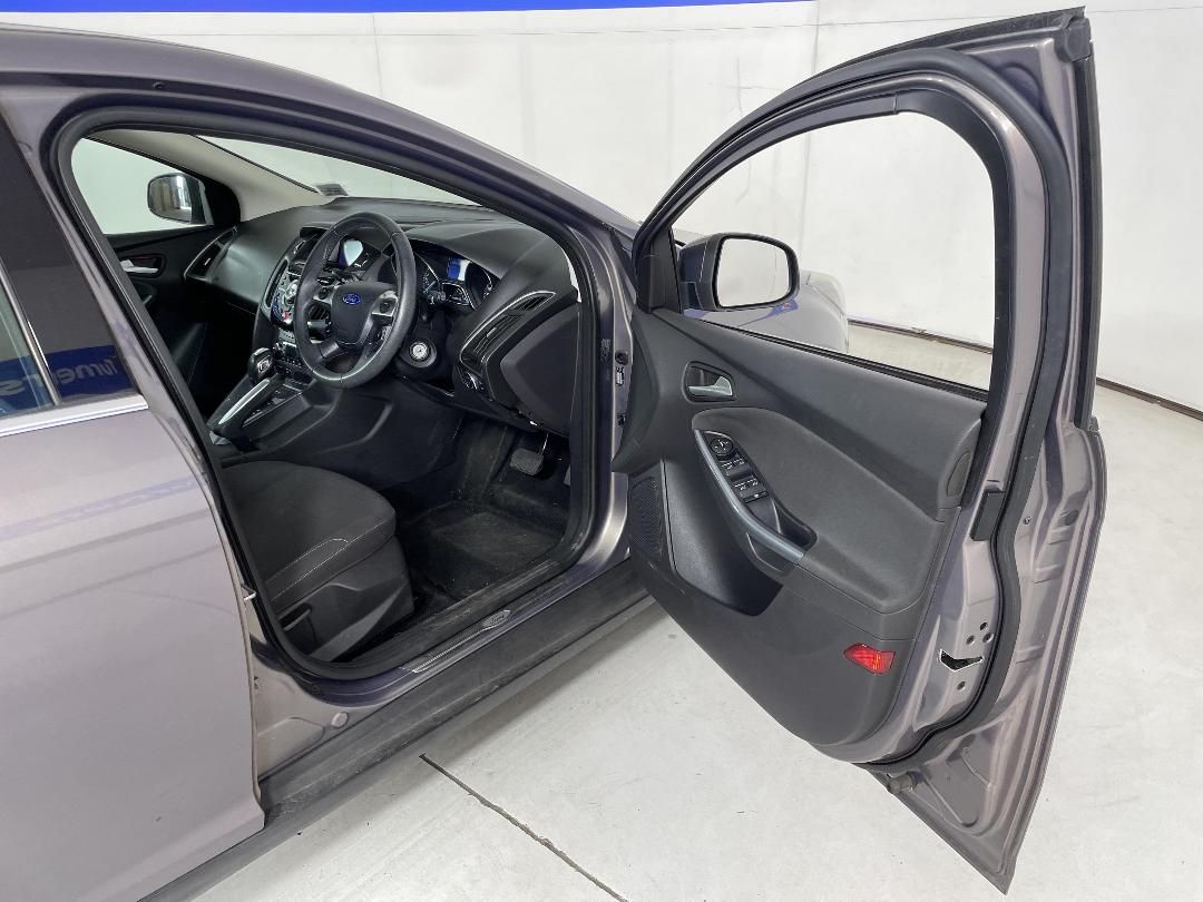 Photo '10' of Ford Focus Sport