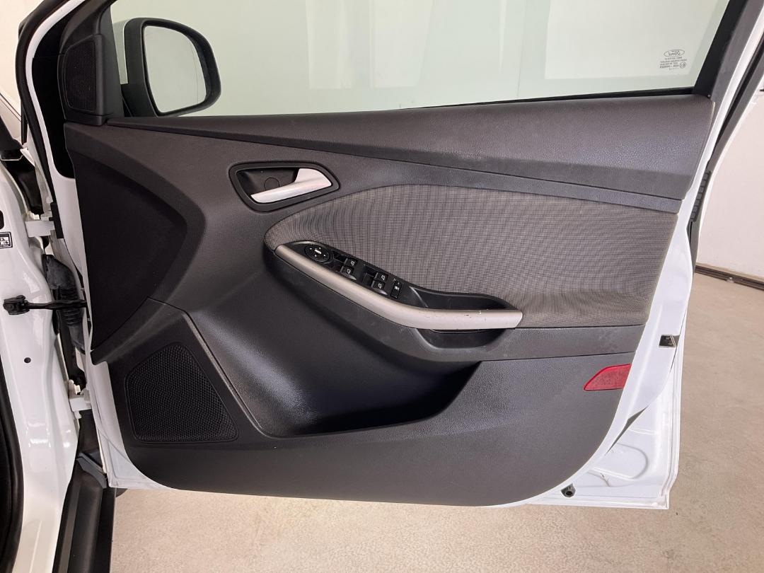 Photo '15' of Ford Focus Photo '15' of Ford Focus