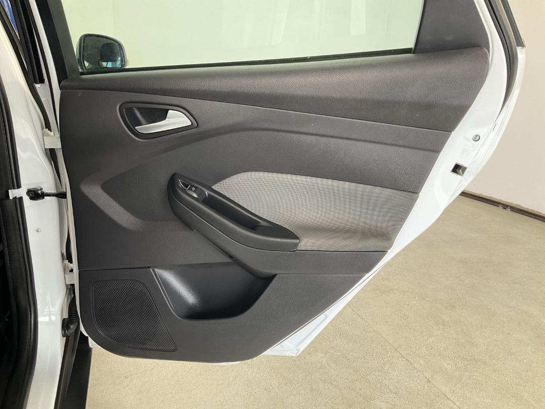 Photo '19' of Ford Focus Photo '19' of Ford Focus