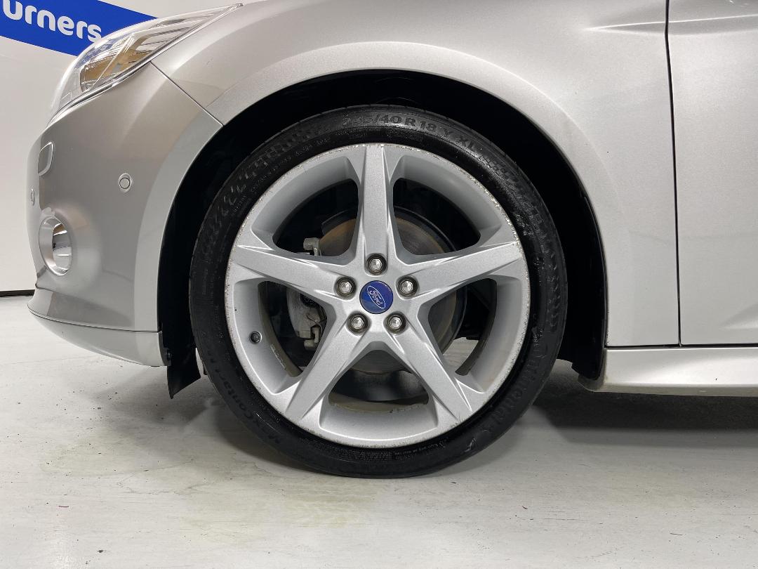 Photo '10' of Ford Focus