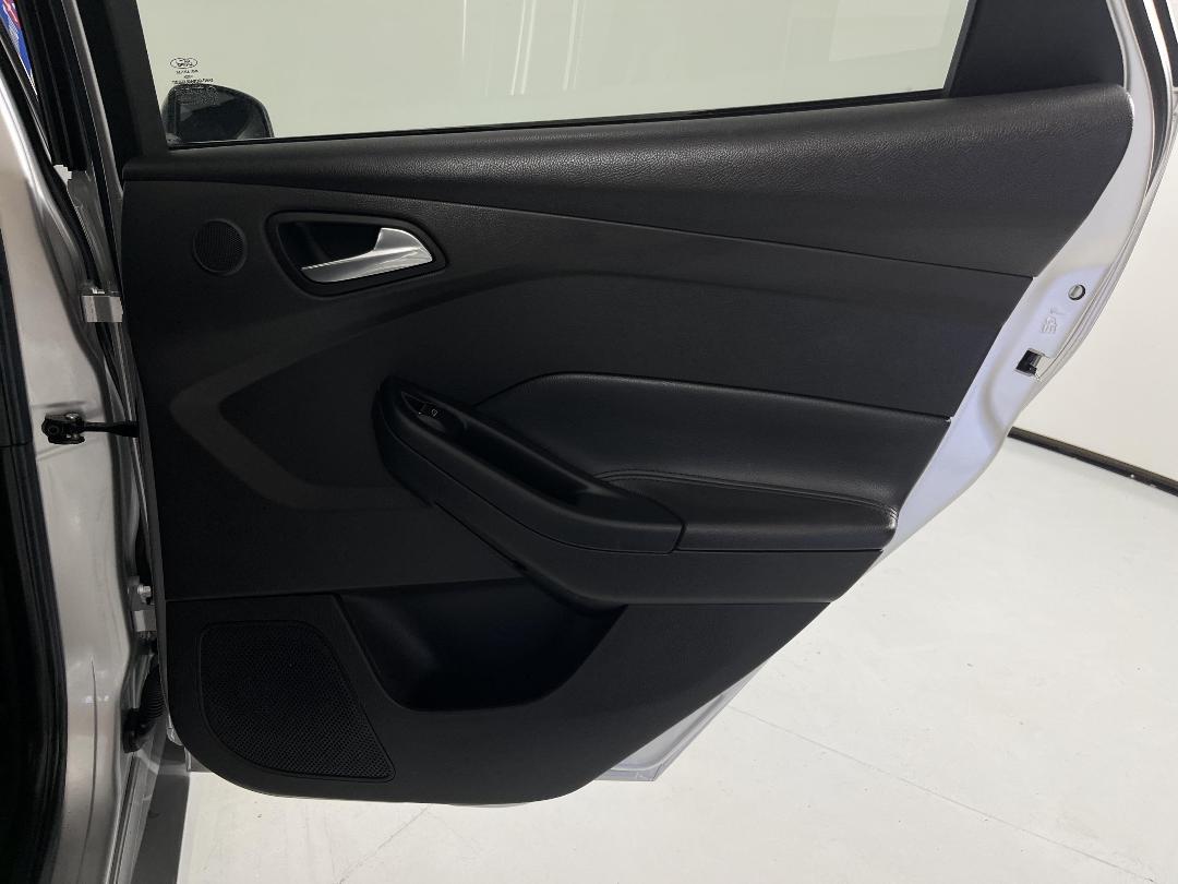 Photo '19' of Ford Focus