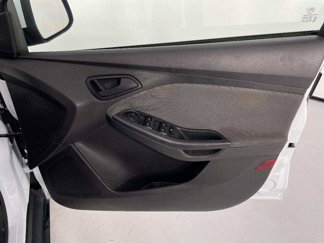 Photo '15' of Ford Focus Photo '15' of Ford Focus