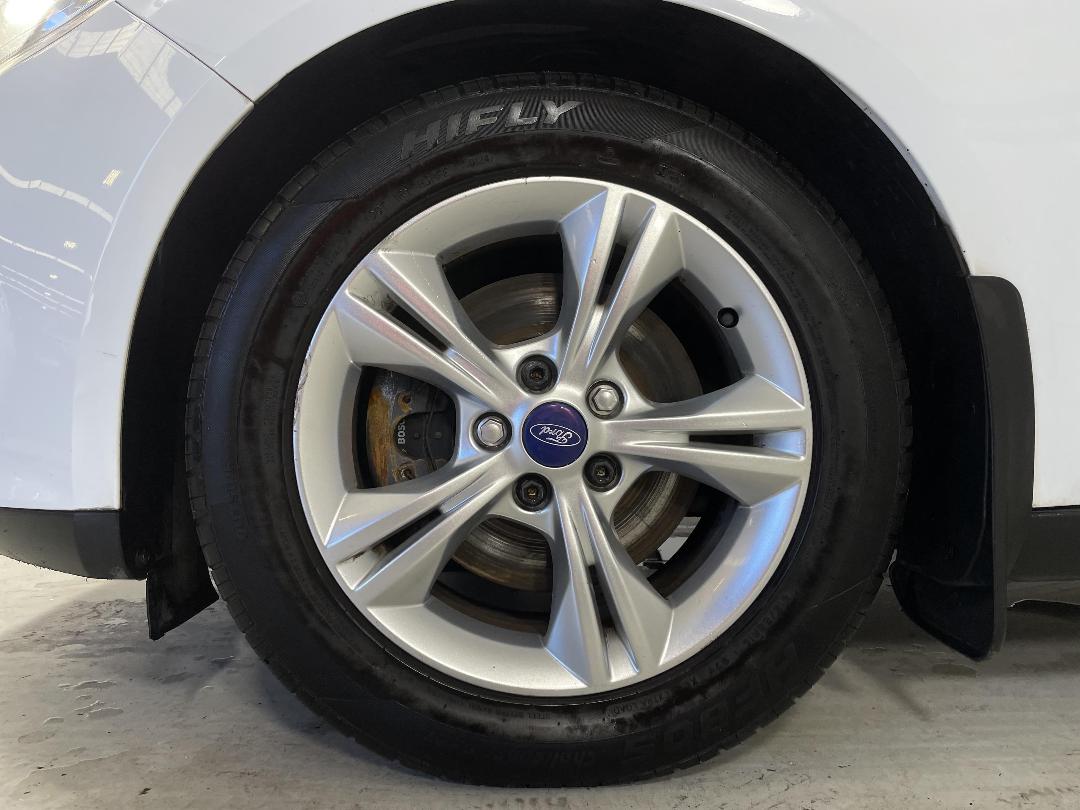 Photo '10' of Ford Focus