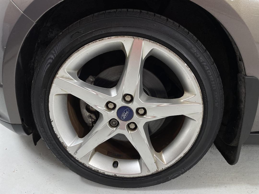 Photo '10' of Ford Focus