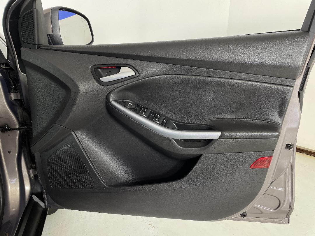 Photo '15' of Ford Focus