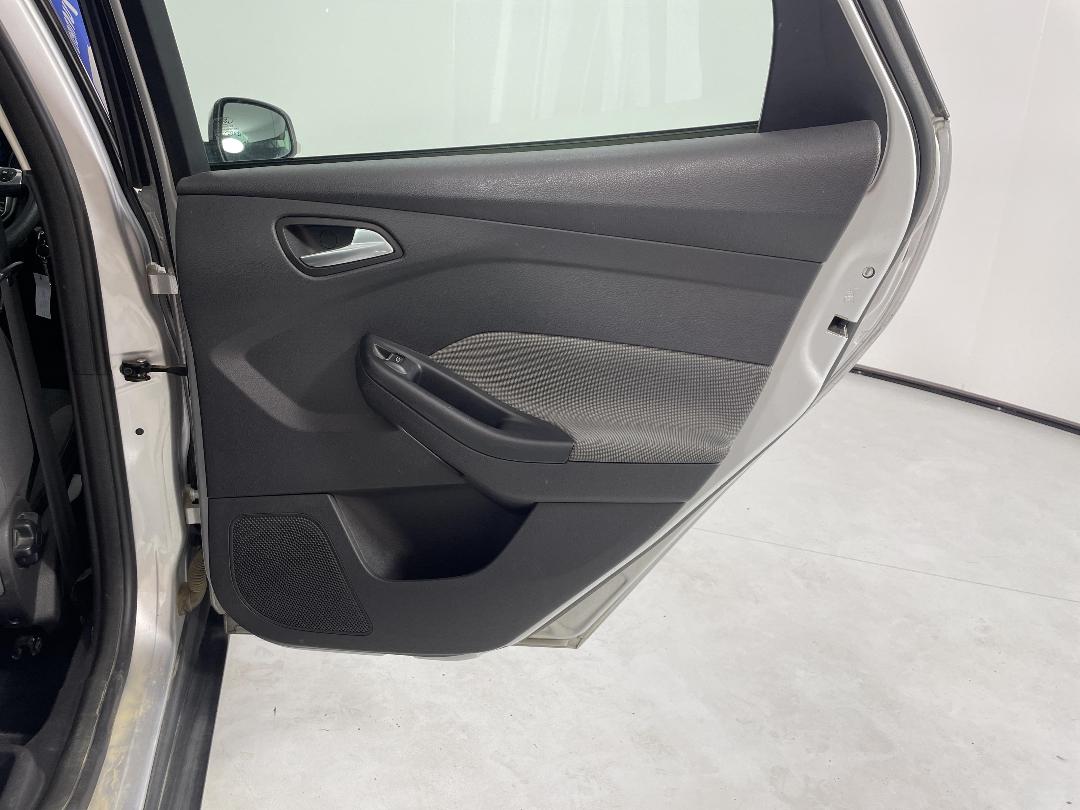 Photo '19' of Ford Focus Photo '19' of Ford Focus