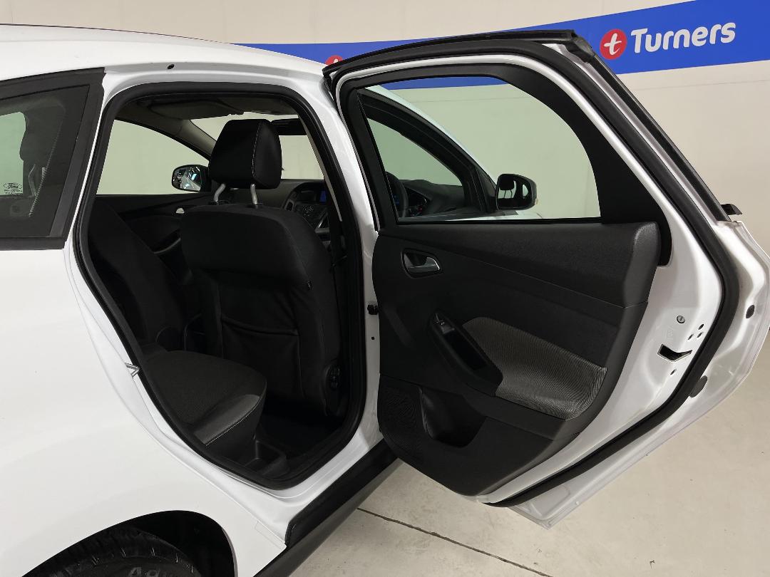 Photo '19' of Ford Focus