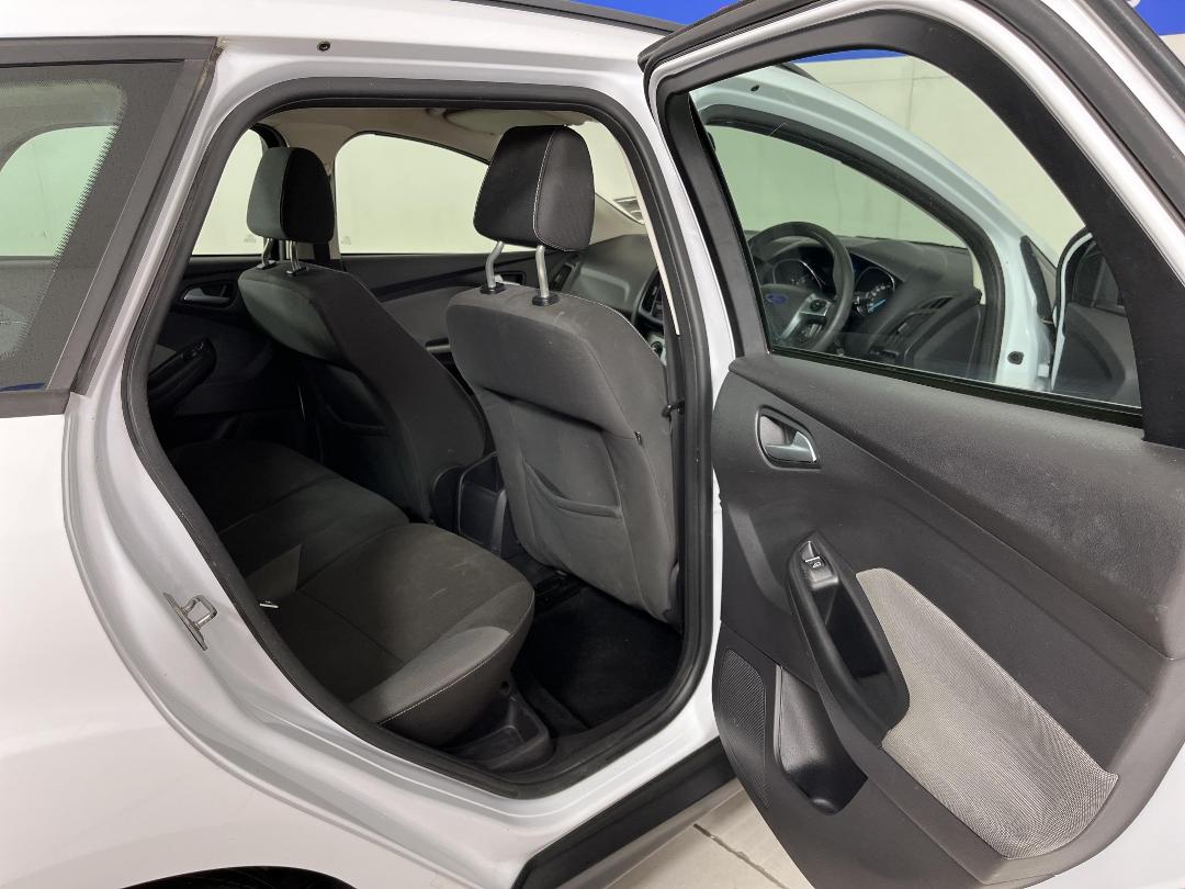 Photo '19' of Ford Focus