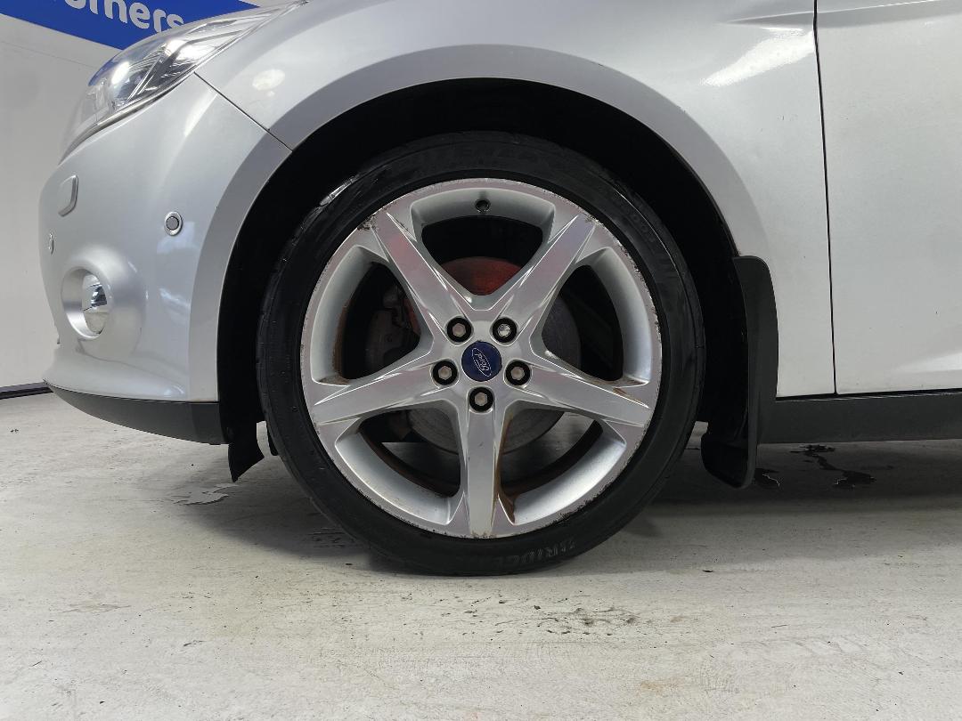 Photo '10' of Ford Focus