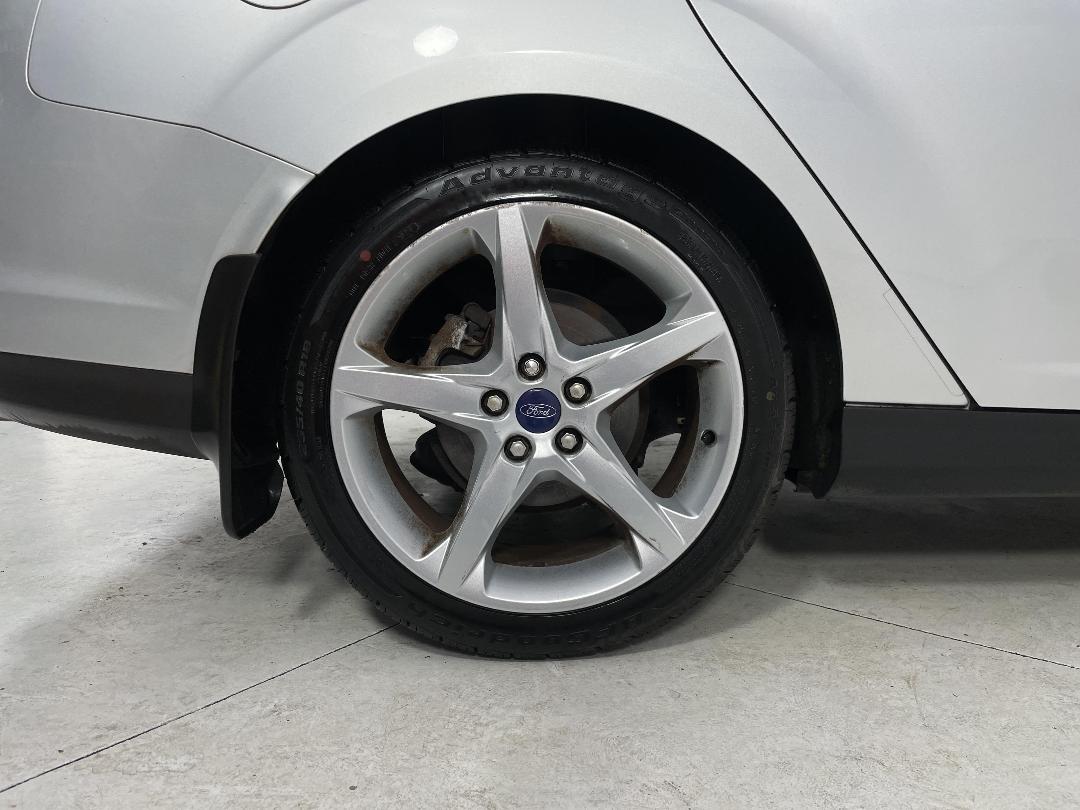 Photo '12' of Ford Focus