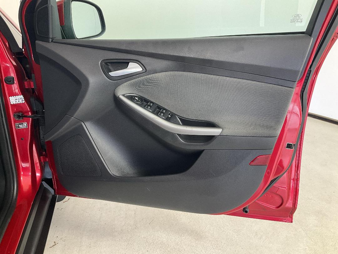 Photo '15' of Ford Focus Photo '15' of Ford Focus