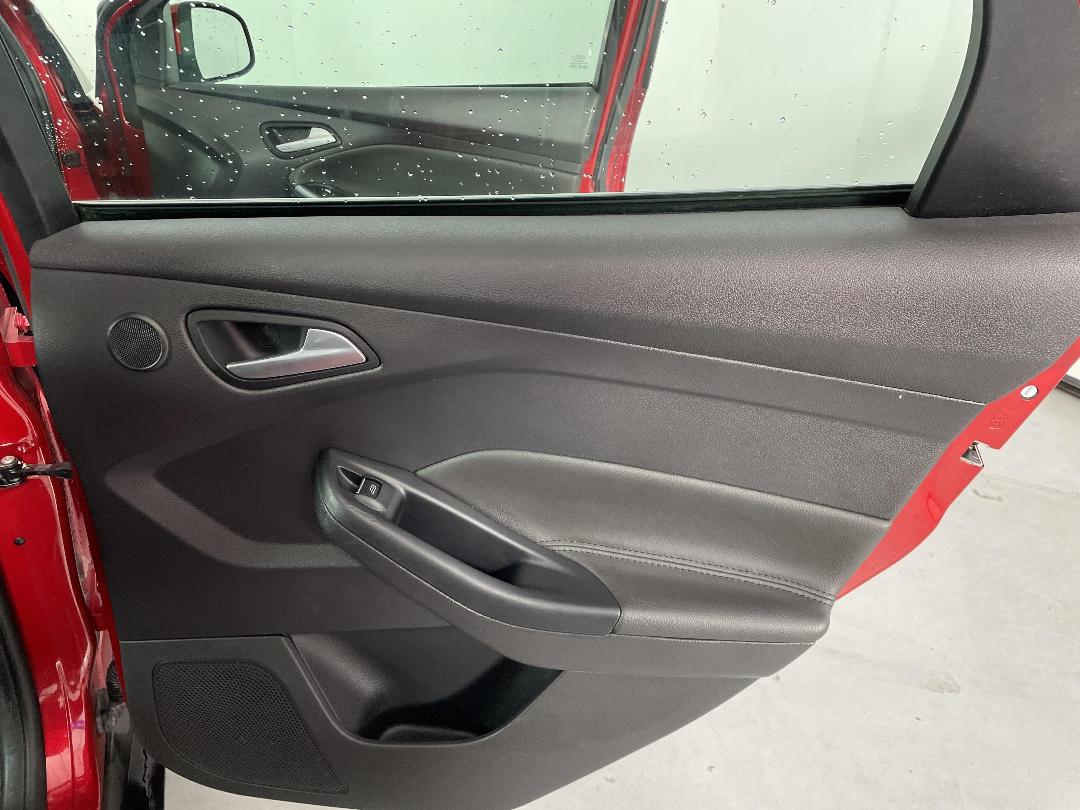 Photo '19' of Ford Focus Photo '19' of Ford Focus