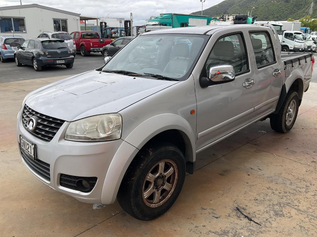 Damaged Great Wall VSeries V240 DCAB 2012 in Wellington Seaview