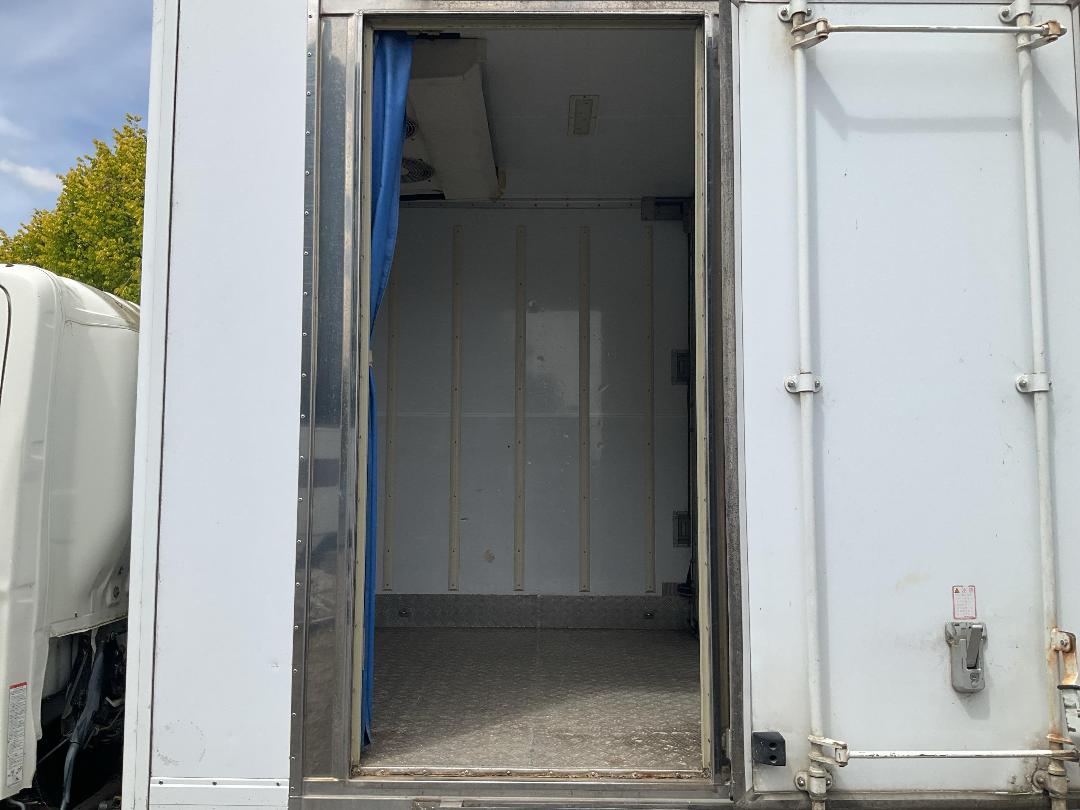 Photo '5' of Hino Dutro Chiller Photo '5' of Hino Dutro Chiller