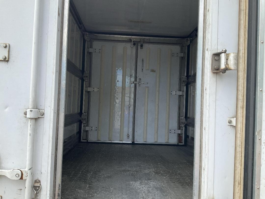 Photo '10' of Hino Dutro Chiller Photo '10' of Hino Dutro Chiller