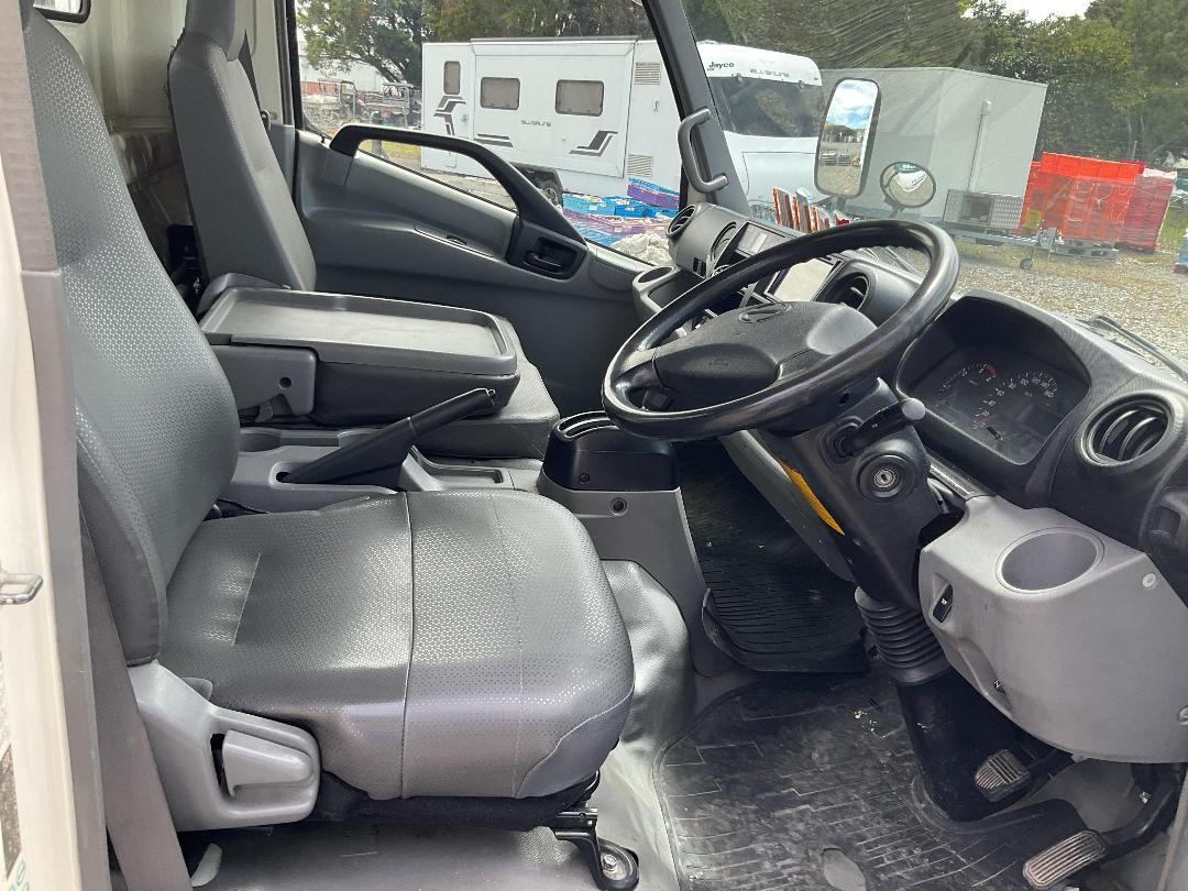 Photo '14' of Hino Dutro Chiller Photo '14' of Hino Dutro Chiller