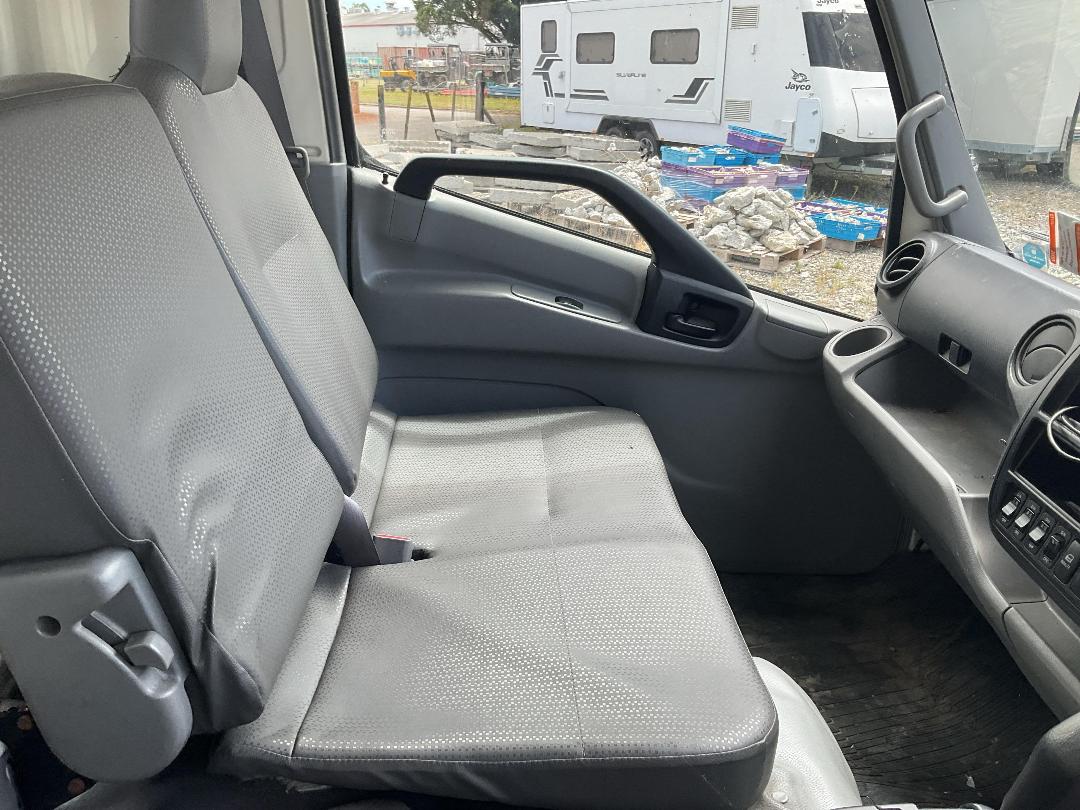 Photo '18' of Hino Dutro Chiller Photo '18' of Hino Dutro Chiller