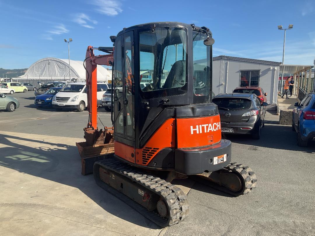 Photo '6' of HITACHI ZX35U-3F Excavator Photo '6' of HITACHI ZX35U-3F Excavator