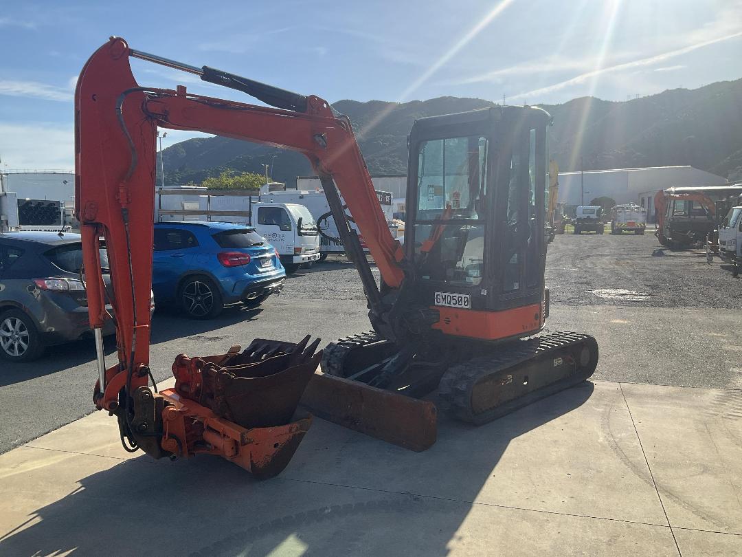 Photo '9' of HITACHI ZX35U-3F Excavator Photo '9' of HITACHI ZX35U-3F Excavator