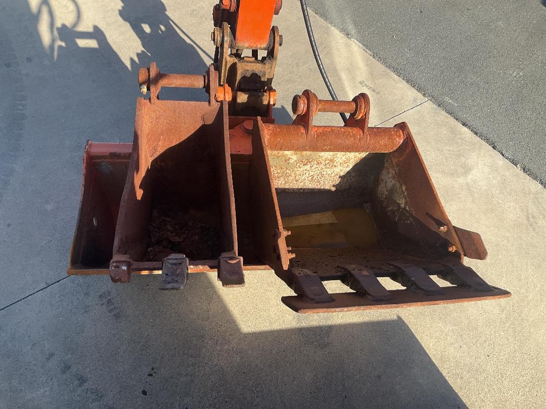 Photo '13' of HITACHI ZX35U-3F Excavator Photo '13' of HITACHI ZX35U-3F Excavator