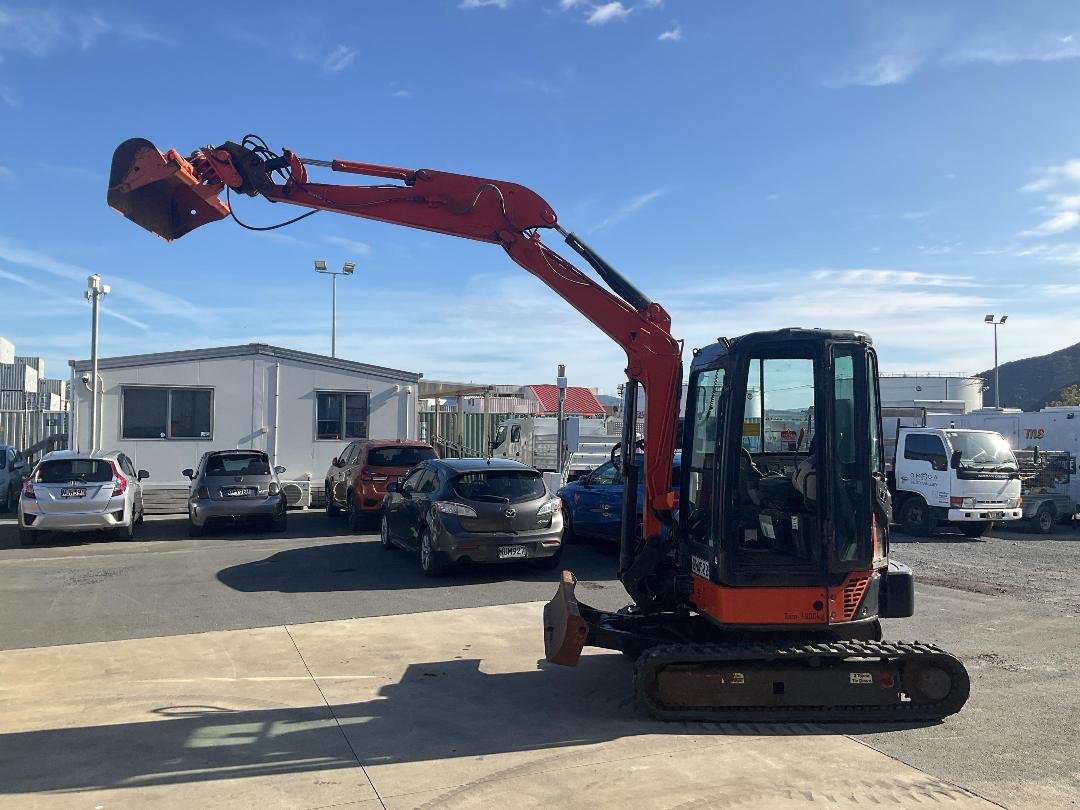 Photo '12' of HITACHI ZX35U-3F Excavator Photo '12' of HITACHI ZX35U-3F Excavator