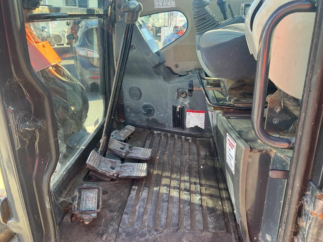 Photo '19' of HITACHI ZX35U-3F Excavator Photo '19' of HITACHI ZX35U-3F Excavator