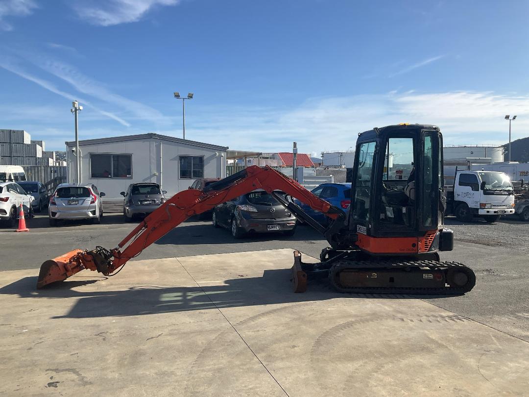 Photo '11' of HITACHI ZX35U-3F Excavator Photo '11' of HITACHI ZX35U-3F Excavator