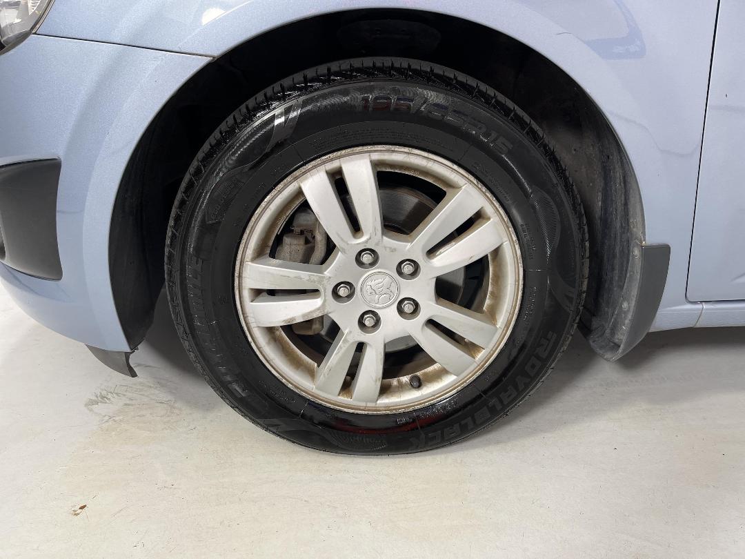 Photo '10' of Holden Barina Photo '10' of Holden Barina