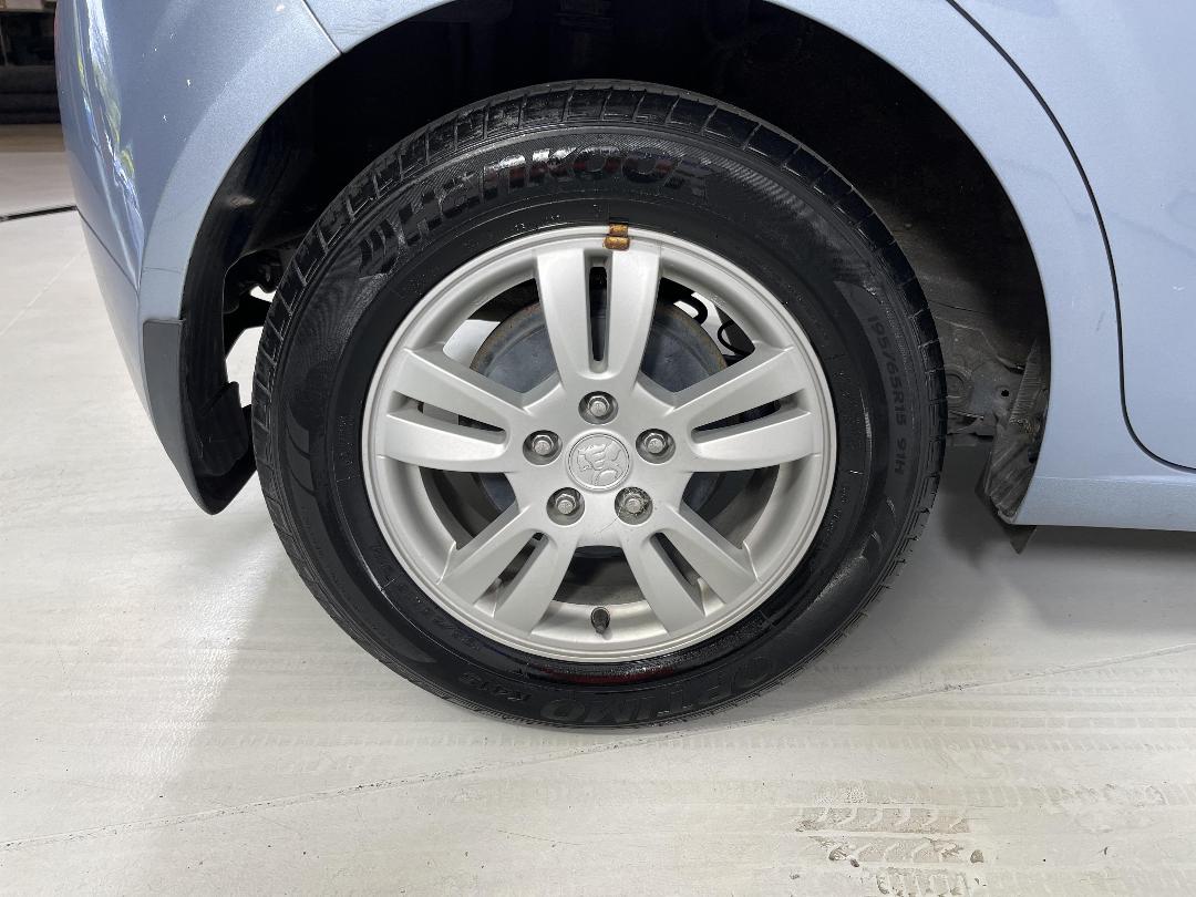 Photo '12' of Holden Barina Photo '12' of Holden Barina