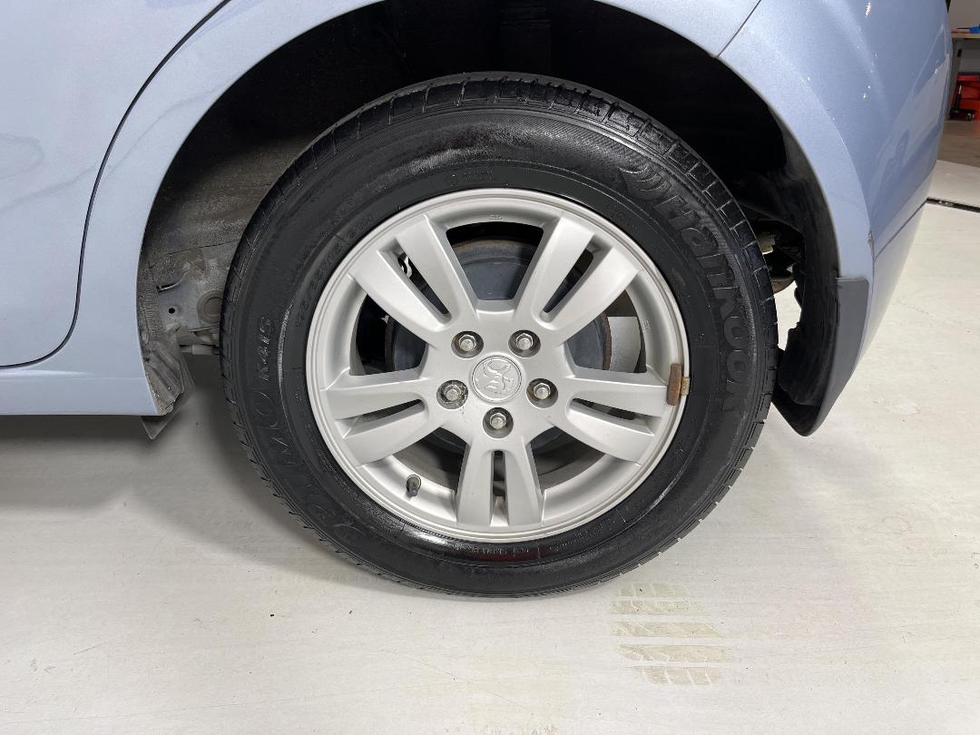 Photo '11' of Holden Barina Photo '11' of Holden Barina