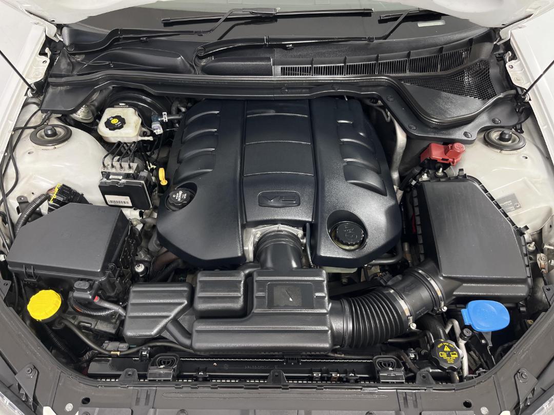 Photo '13' of Holden Commodore Photo '13' of Holden Commodore