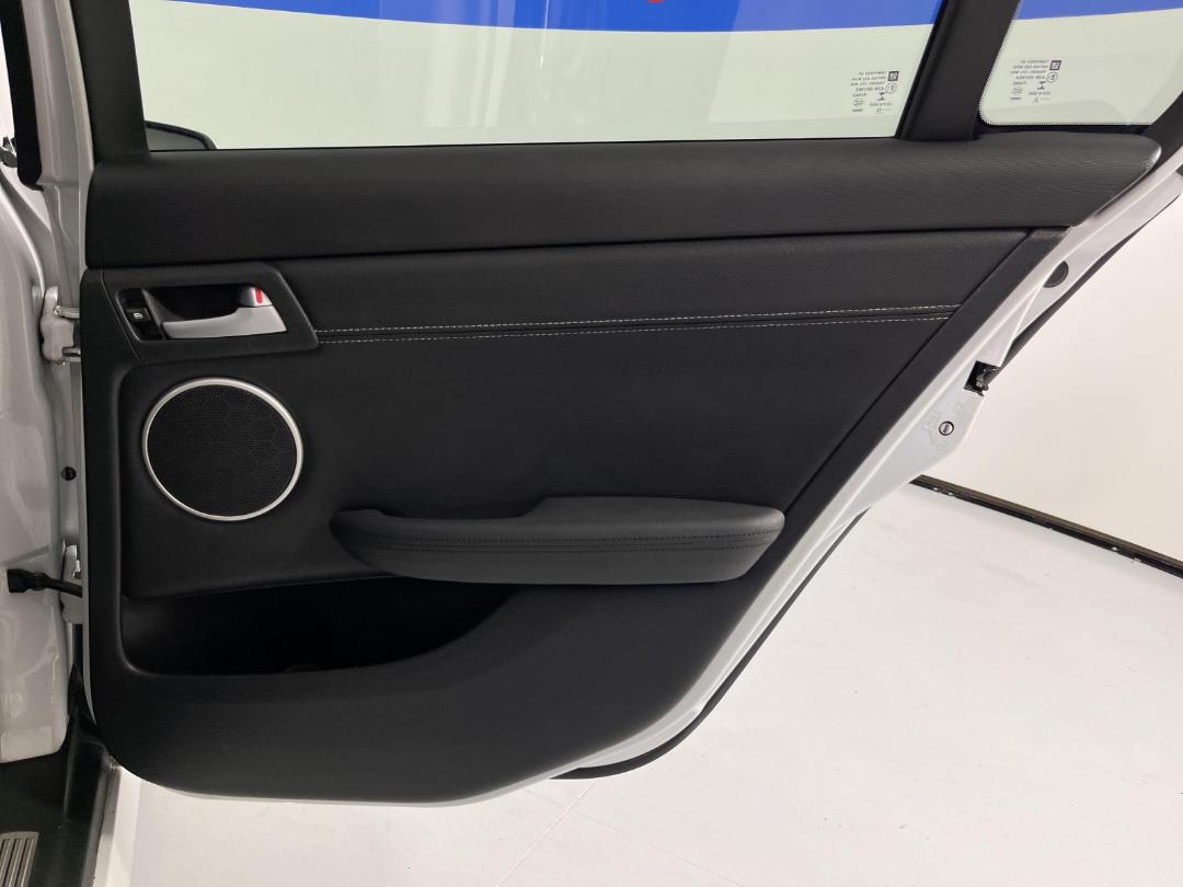 Photo '19' of Holden Commodore Photo '19' of Holden Commodore