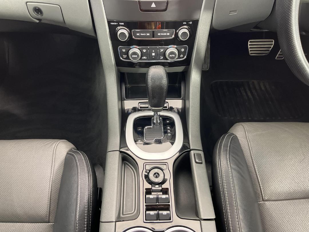 Photo '18' of Holden Commodore Photo '18' of Holden Commodore