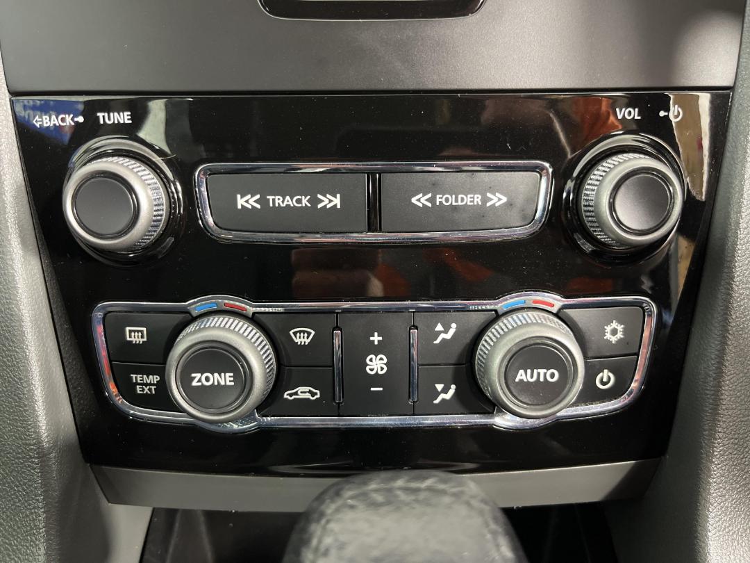 Photo '29' of Holden Commodore Photo '29' of Holden Commodore