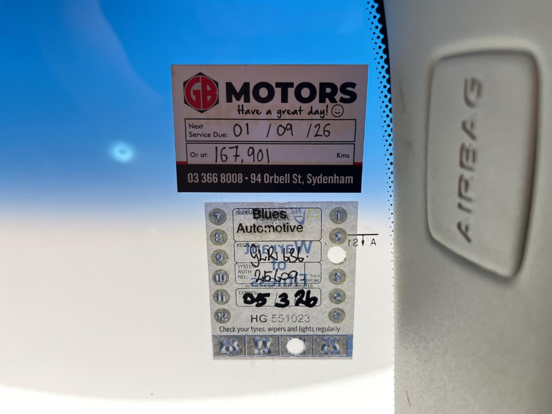 Photo '32' of Holden Commodore Photo '32' of Holden Commodore