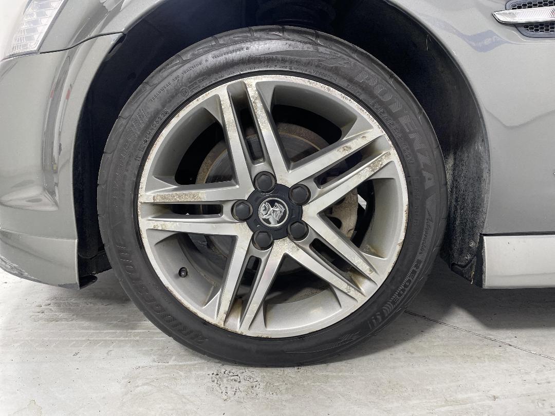 Photo '10' of Holden Commodore Photo '10' of Holden Commodore