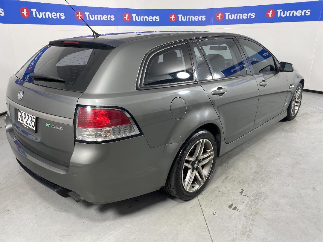 Photo '7' of Holden Commodore Photo '7' of Holden Commodore