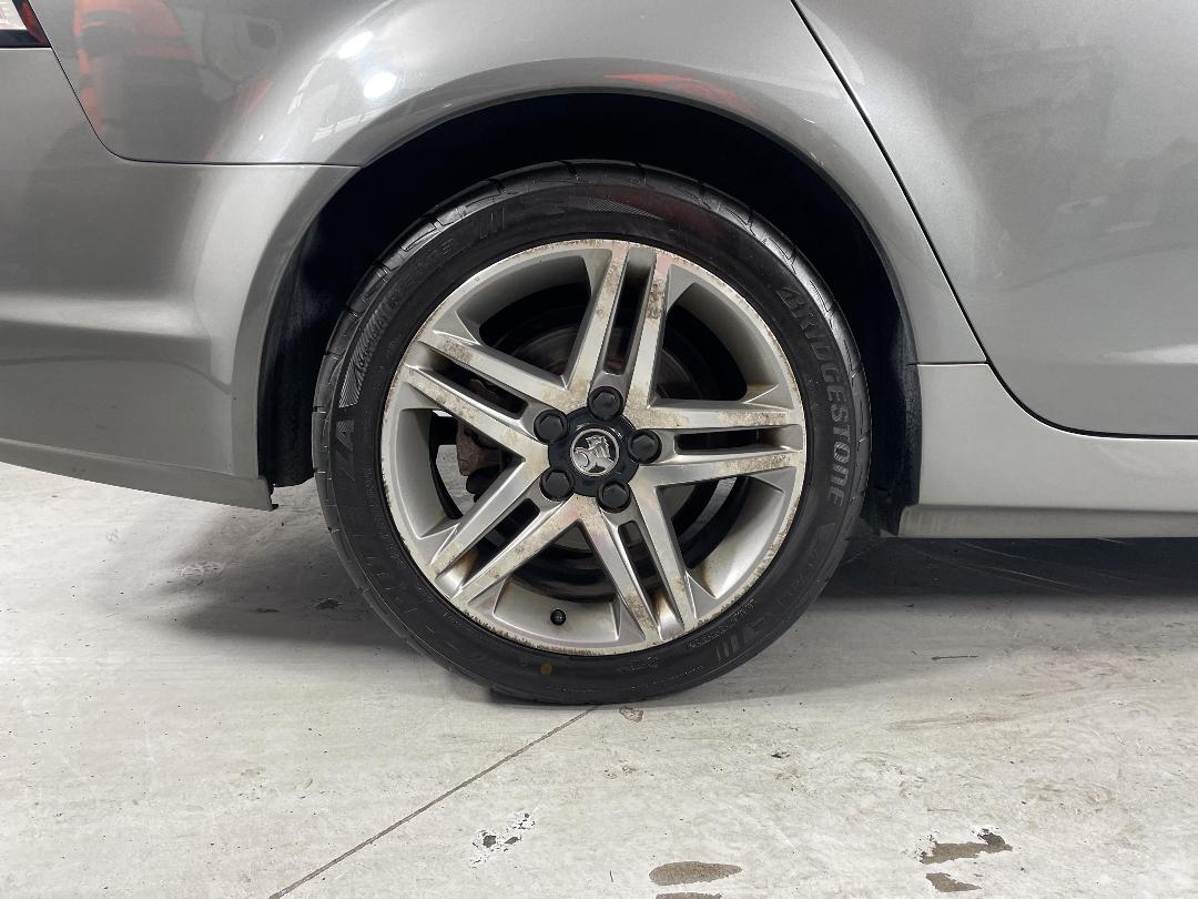 Photo '12' of Holden Commodore Photo '12' of Holden Commodore