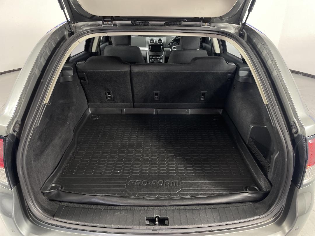 Photo '14' of Holden Commodore Photo '14' of Holden Commodore