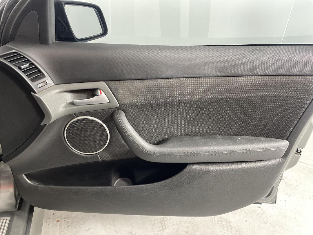 Photo '15' of Holden Commodore Photo '15' of Holden Commodore