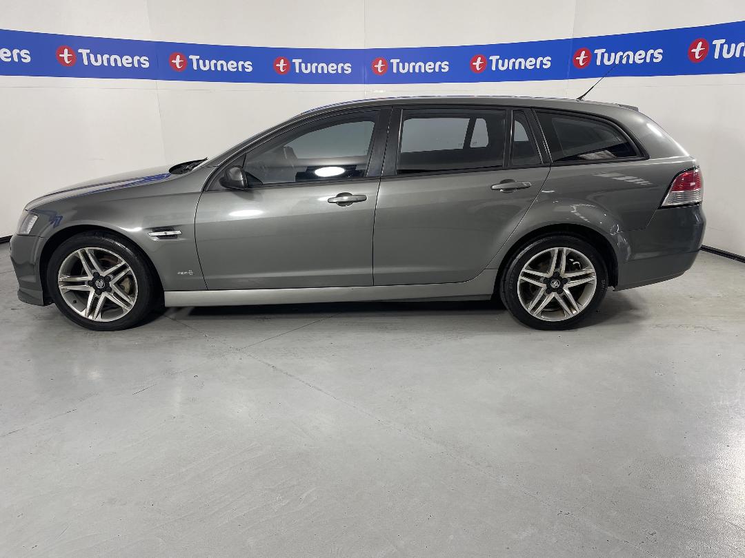 Photo '24' of Holden Commodore Photo '24' of Holden Commodore