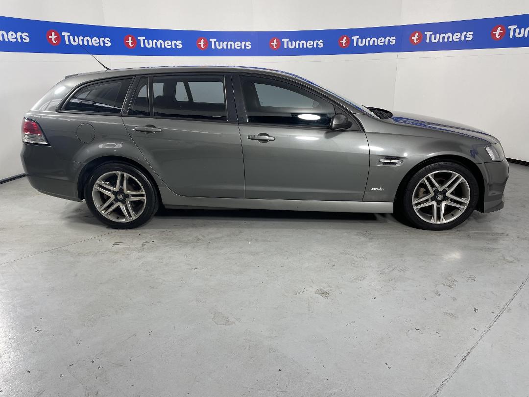 Photo '23' of Holden Commodore Photo '23' of Holden Commodore