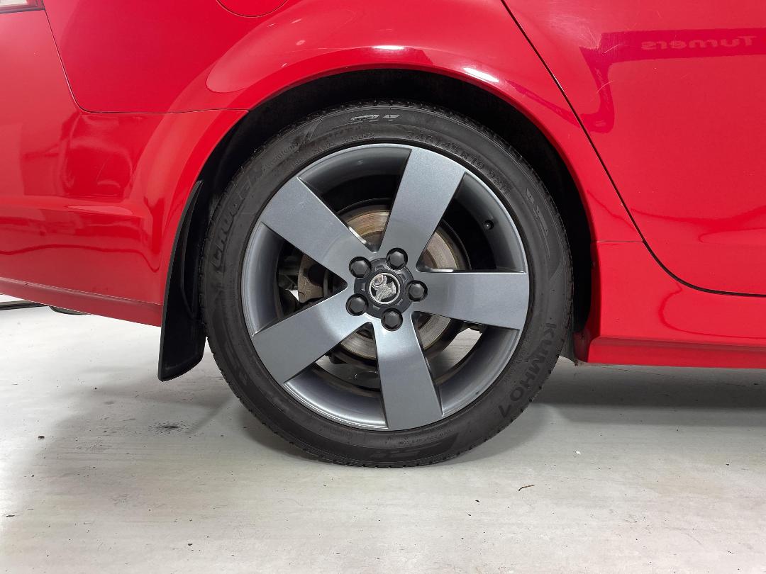 Photo '12' of Holden Commodore Photo '12' of Holden Commodore