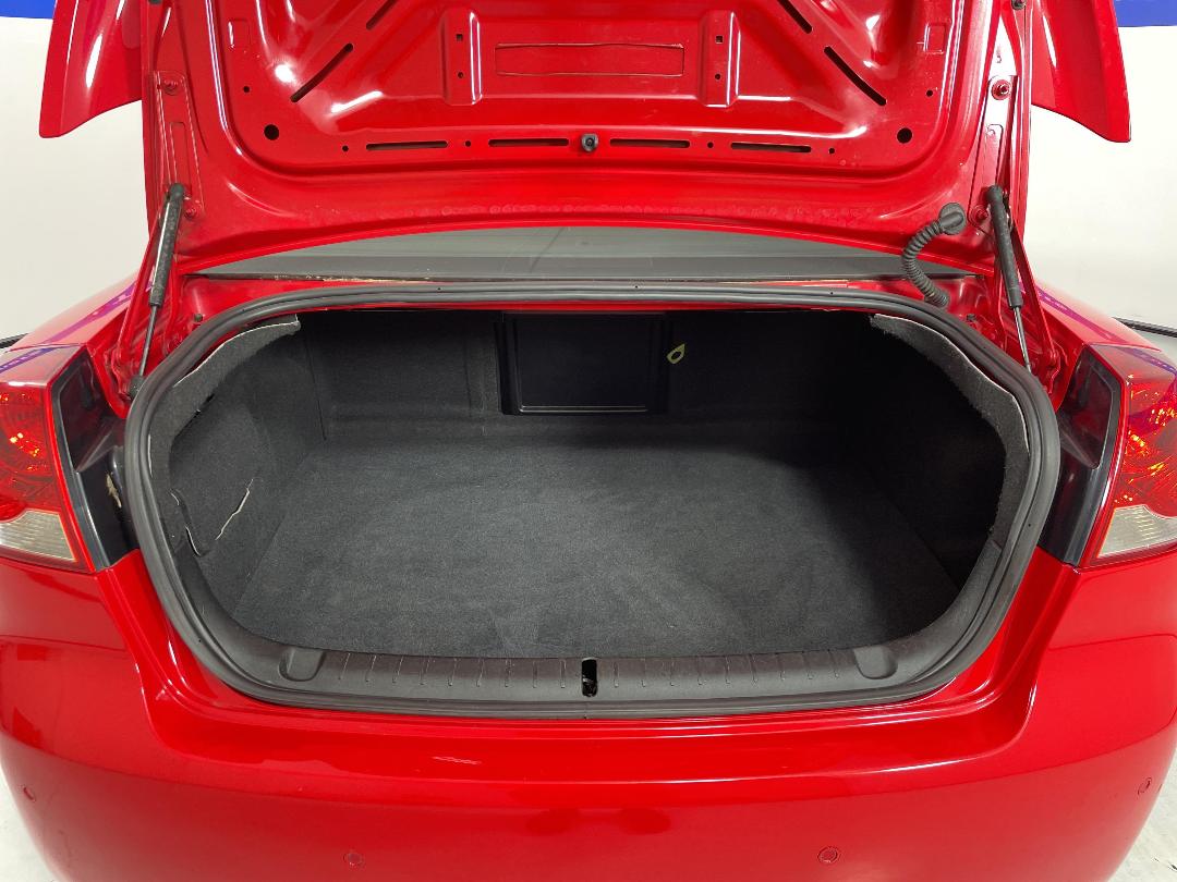 Photo '14' of Holden Commodore Photo '14' of Holden Commodore