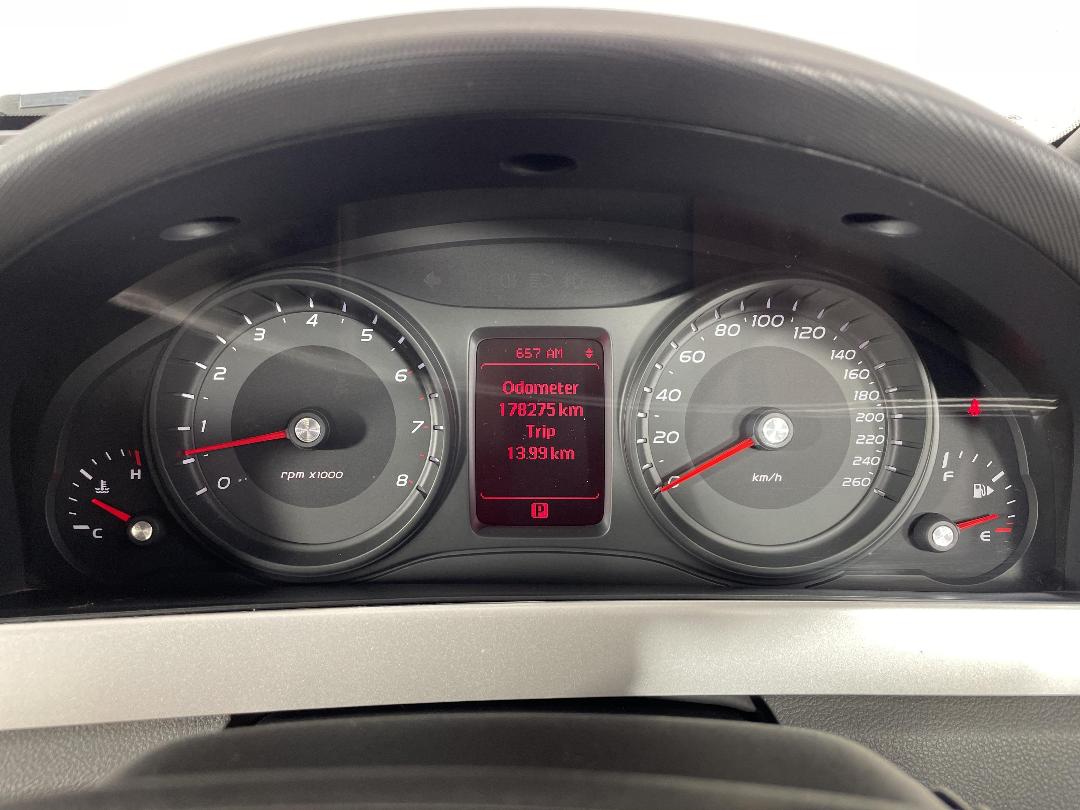 Photo '21' of Holden Commodore Photo '21' of Holden Commodore