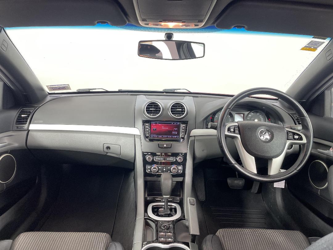 Photo '17' of Holden Commodore Photo '17' of Holden Commodore