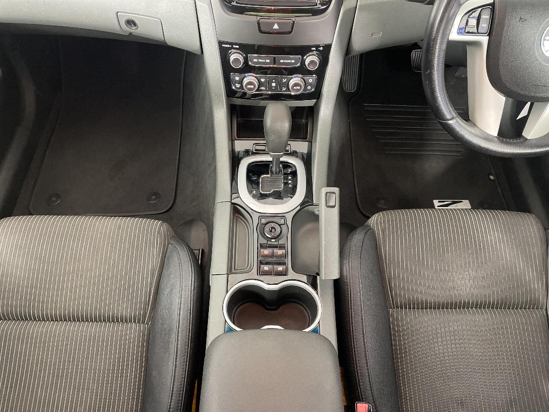 Photo '18' of Holden Commodore Photo '18' of Holden Commodore